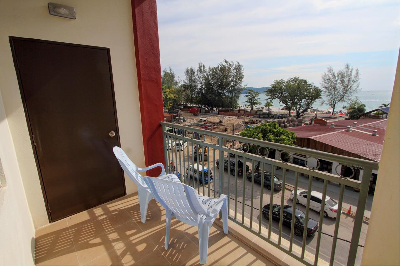 Paretto Seaview Hotel Пантай-Сенанг Экстерьер фото