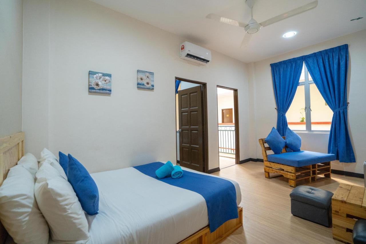 Paretto Seaview Hotel Пантай-Сенанг Экстерьер фото