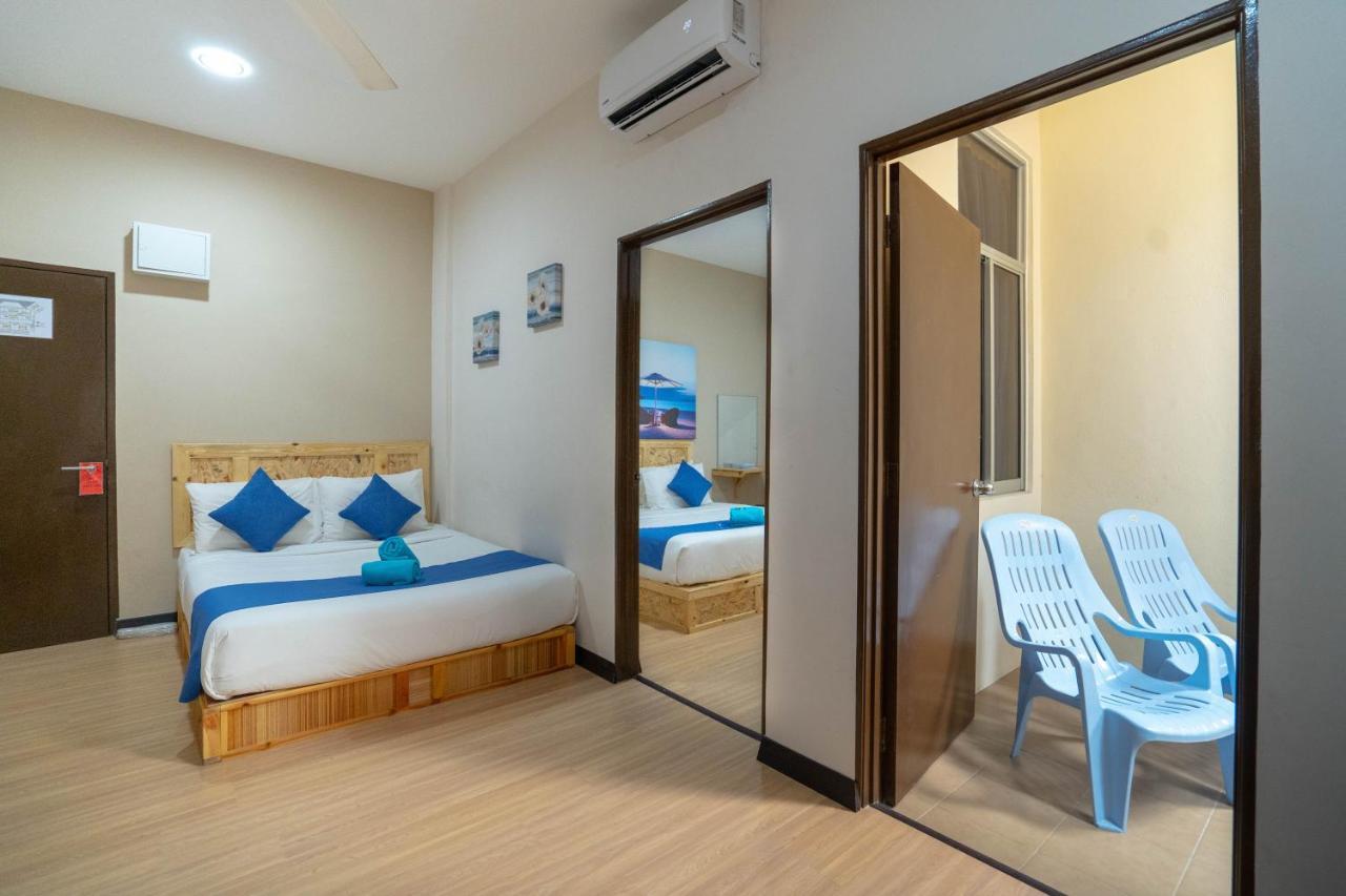 Paretto Seaview Hotel Пантай-Сенанг Экстерьер фото