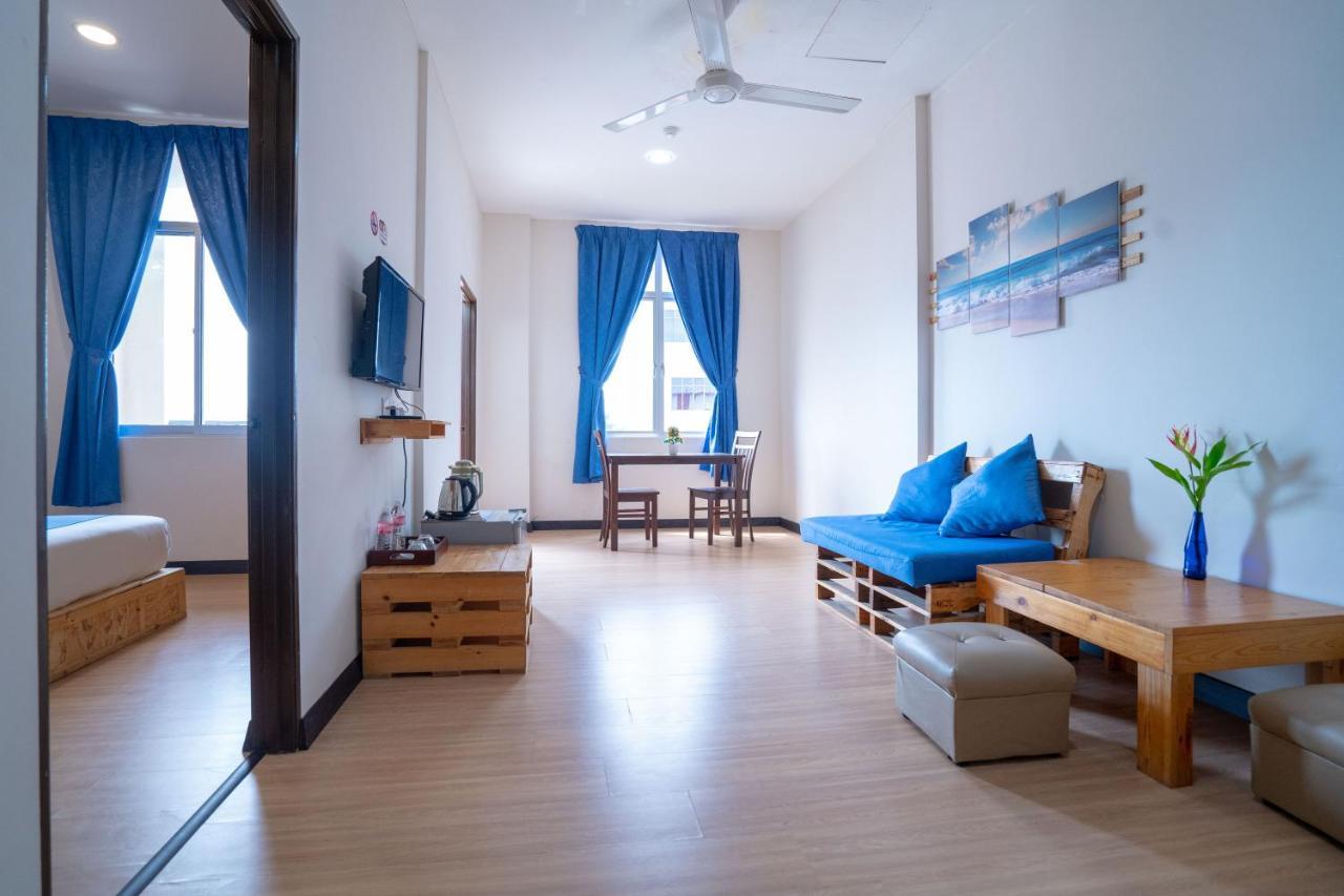 Paretto Seaview Hotel Пантай-Сенанг Экстерьер фото