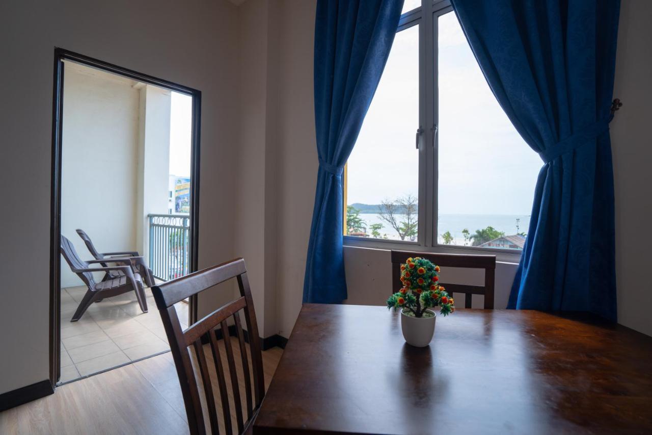Paretto Seaview Hotel Пантай-Сенанг Экстерьер фото