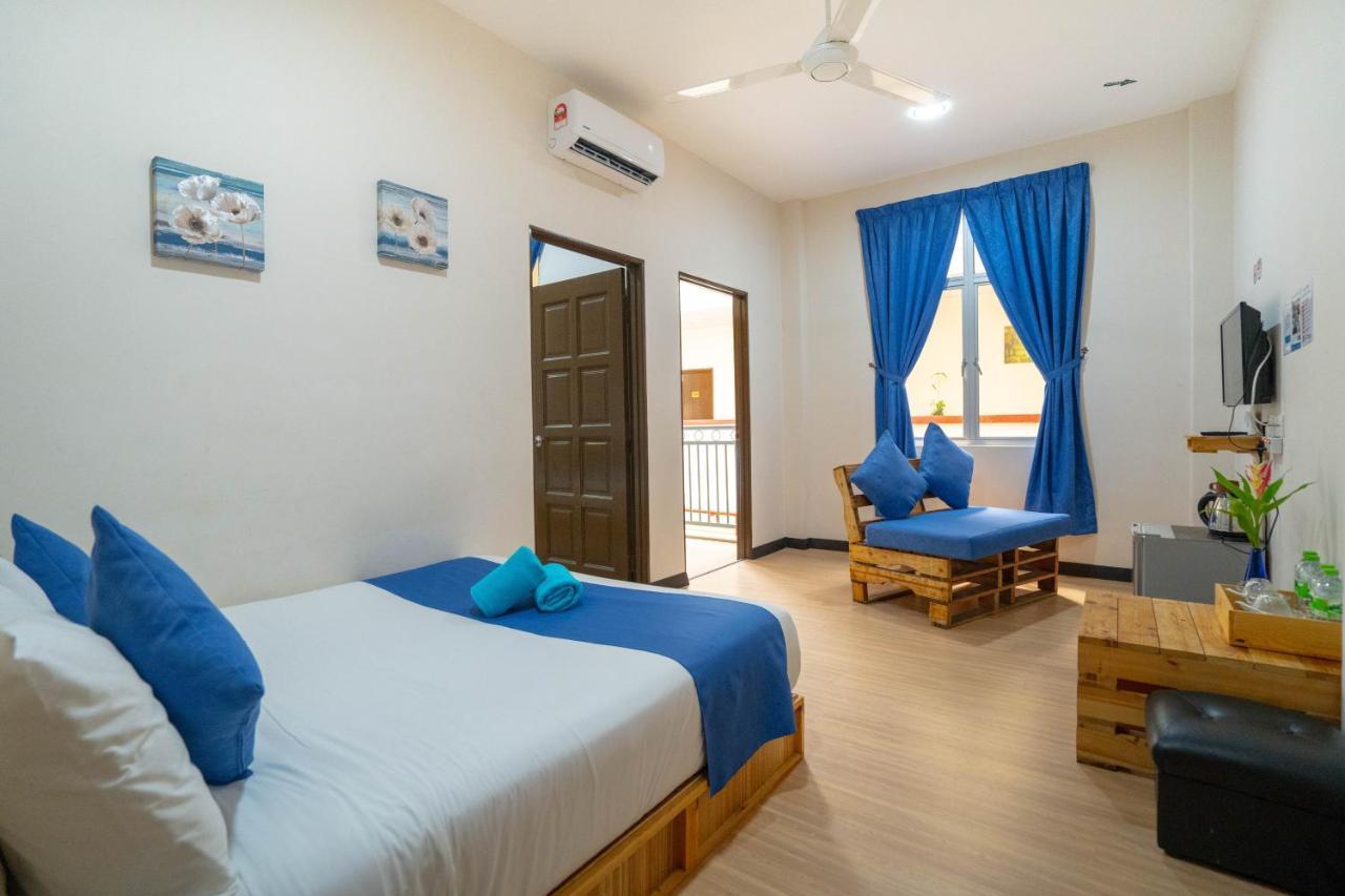 Paretto Seaview Hotel Пантай-Сенанг Экстерьер фото